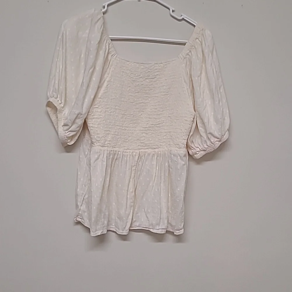 Women's Cream‎ Puff Sleeve Top